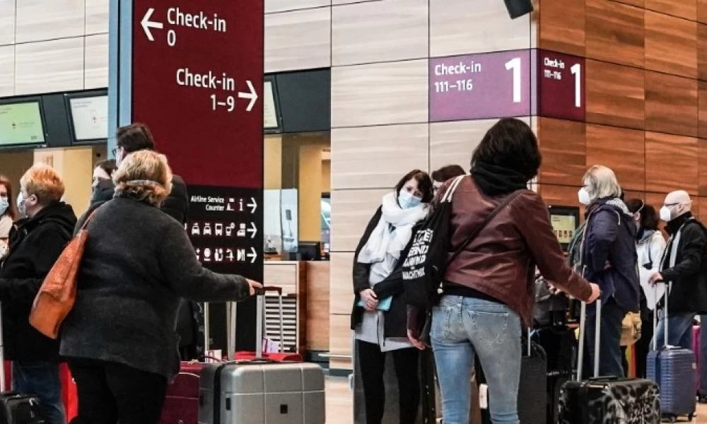 Ολλανδία-Μετάλλαξη «Όμικρον»: Όλοι οι επιβάτες από τη Ν. Αφρική που μολύνθηκαν ήταν εμβολιασμένοι